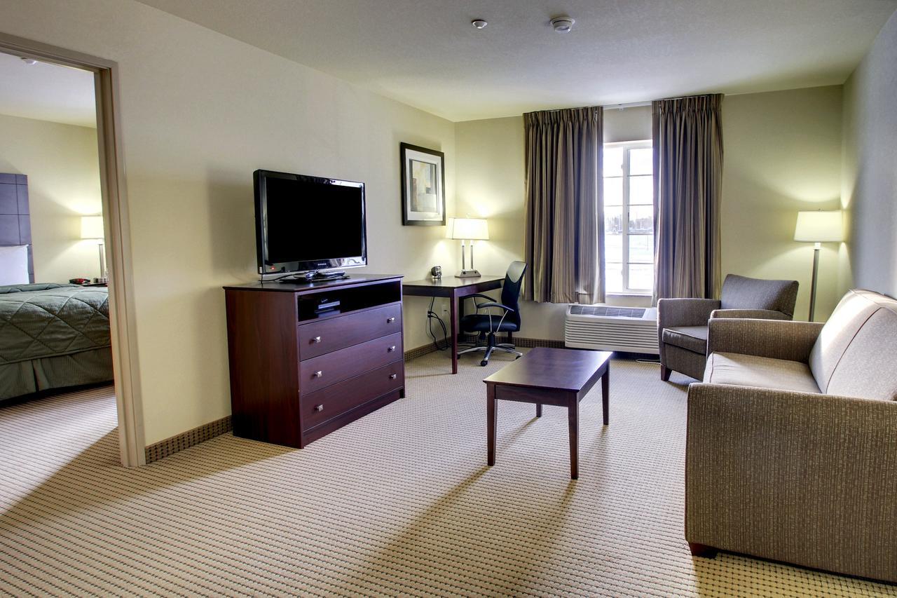 Cobblestone Inn And Suites - Eaton Bagian luar foto