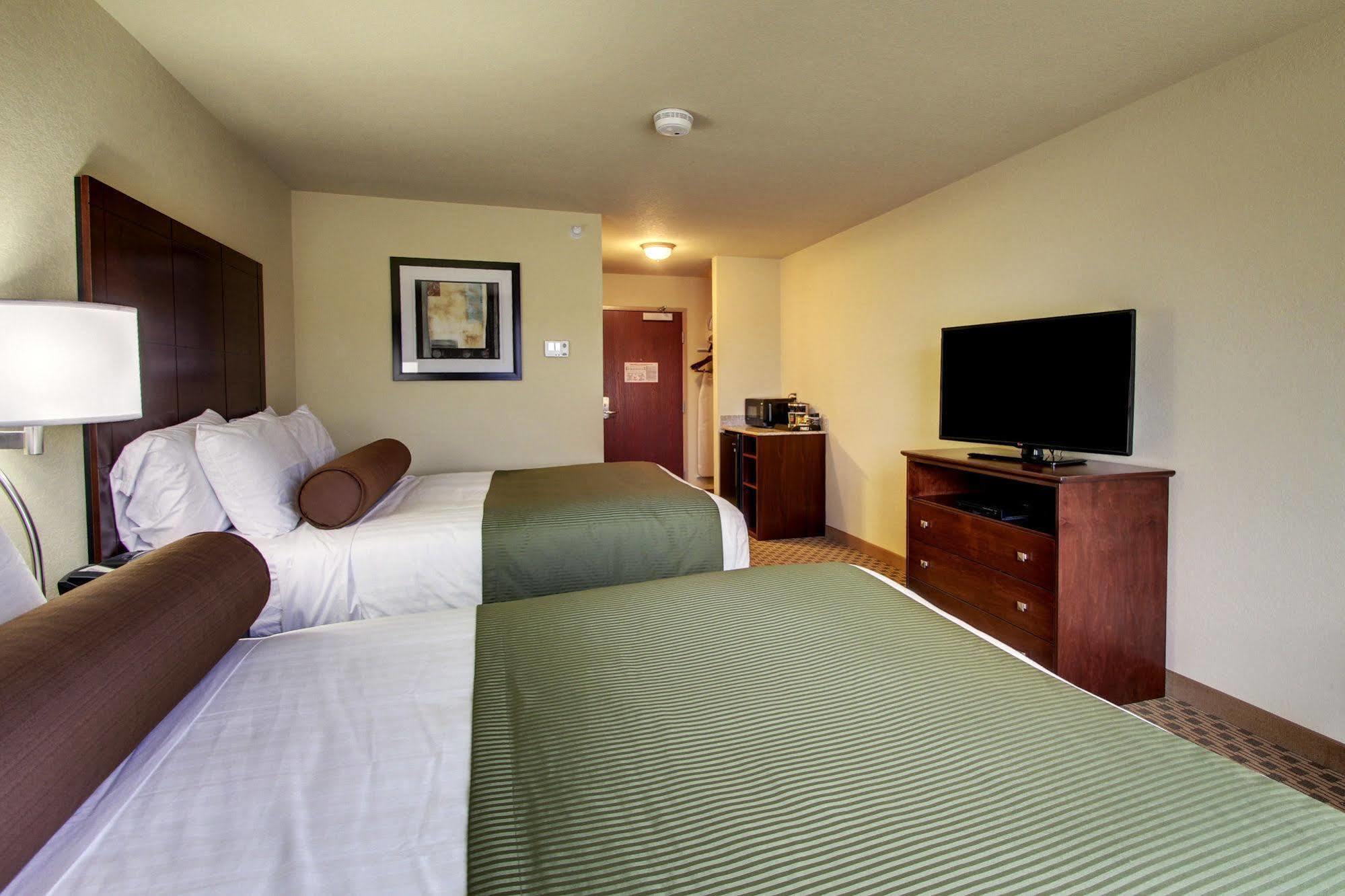 Cobblestone Inn And Suites - Eaton Bagian luar foto