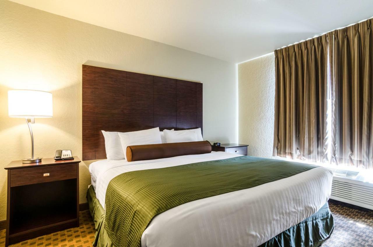 Cobblestone Inn And Suites - Eaton Bagian luar foto