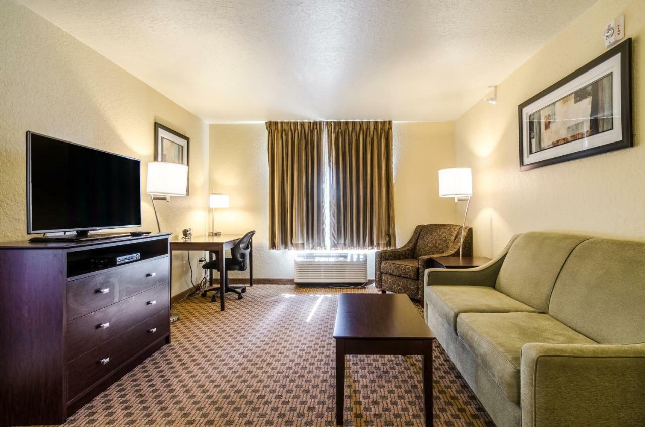 Cobblestone Inn And Suites - Eaton Bagian luar foto