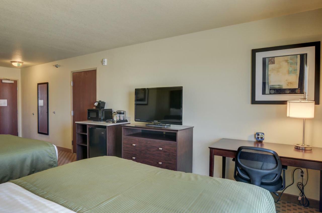 Cobblestone Inn And Suites - Eaton Bagian luar foto