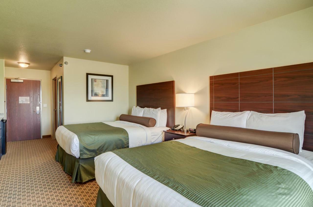 Cobblestone Inn And Suites - Eaton Bagian luar foto